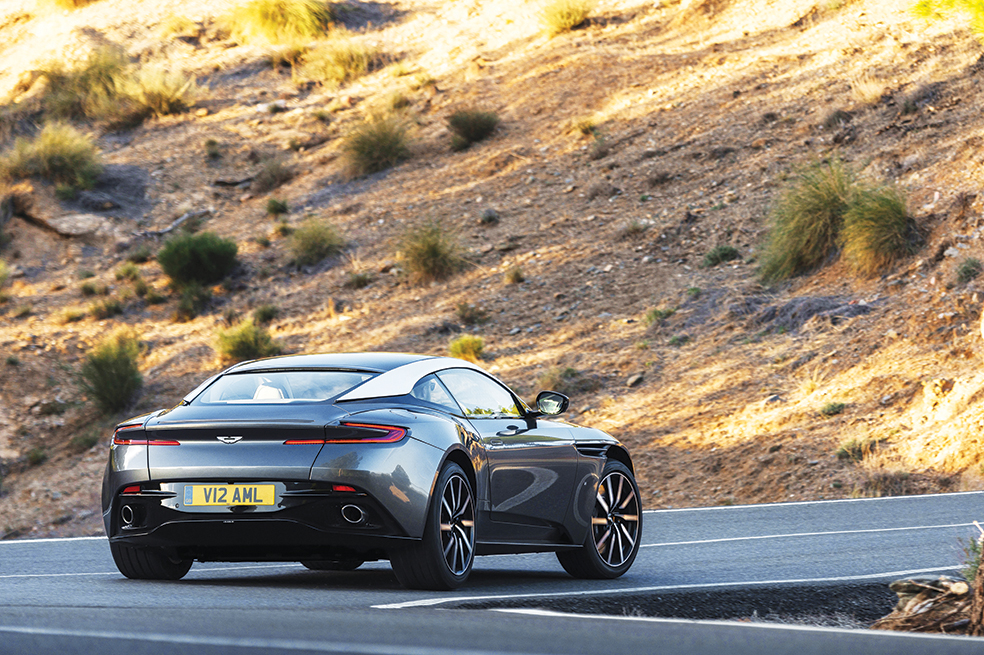 aston-martin-db11_14